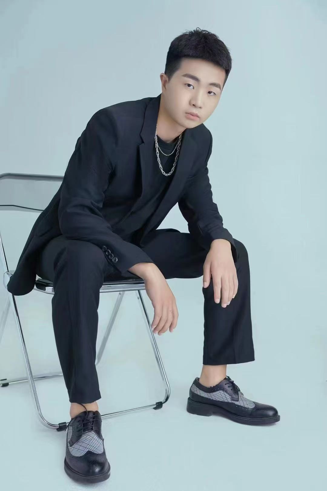 下方有资料照片，挡脸的可以找我看照片哦，相中的私聊我介绍认识02