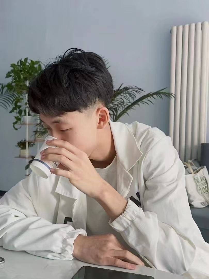 下方有资料照片，挡脸的可以找我看照片哦，相中的私聊我介绍认识_copy00