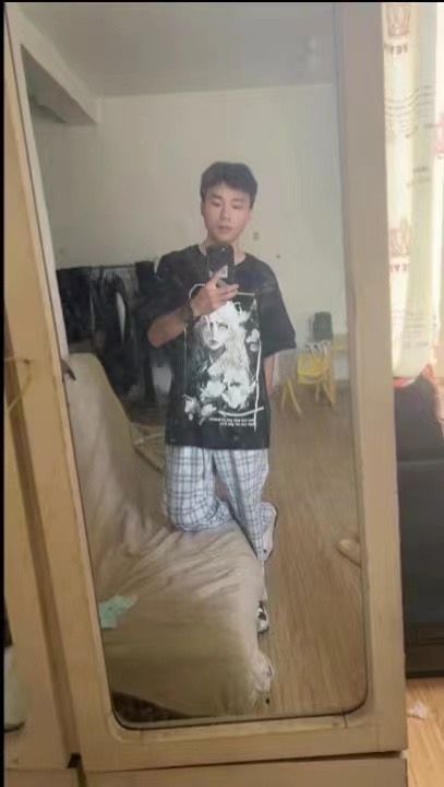 下方有资料照片，挡脸的可以找我看照片哦，相中的私聊我介绍认识00