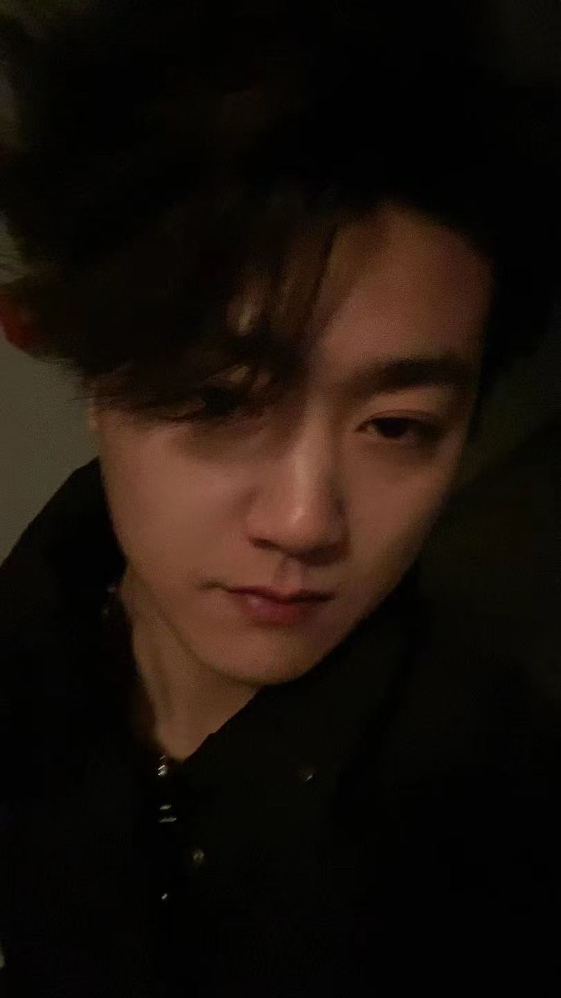 下方有资料照片，挡脸的可以找我看照片哦，相中的私聊我介绍认识02