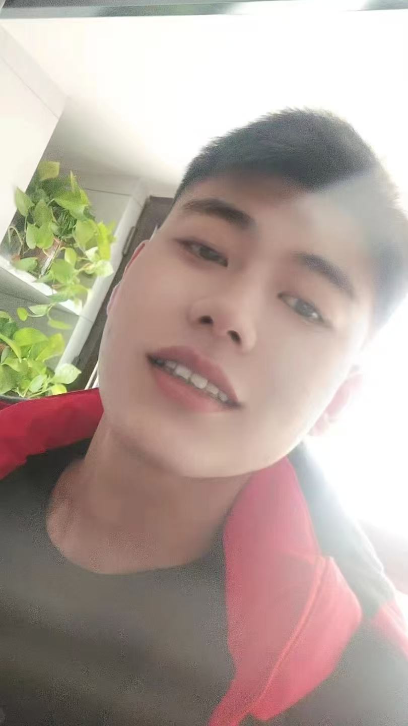 下方有资料照片，挡脸的可以找我看照片哦，相中的私聊我介绍认识00