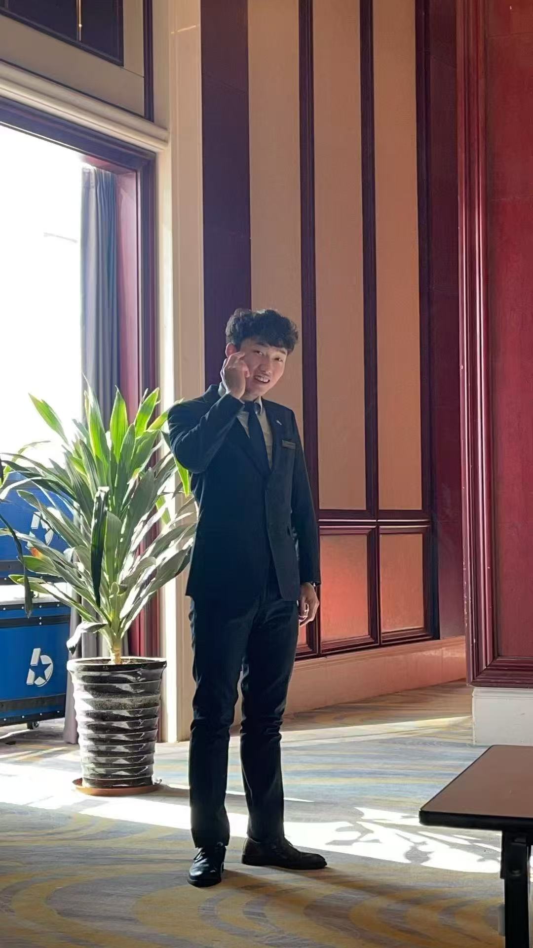 下方有资料照片，挡脸的可以找我看照片哦，相中的私聊我介绍认识02