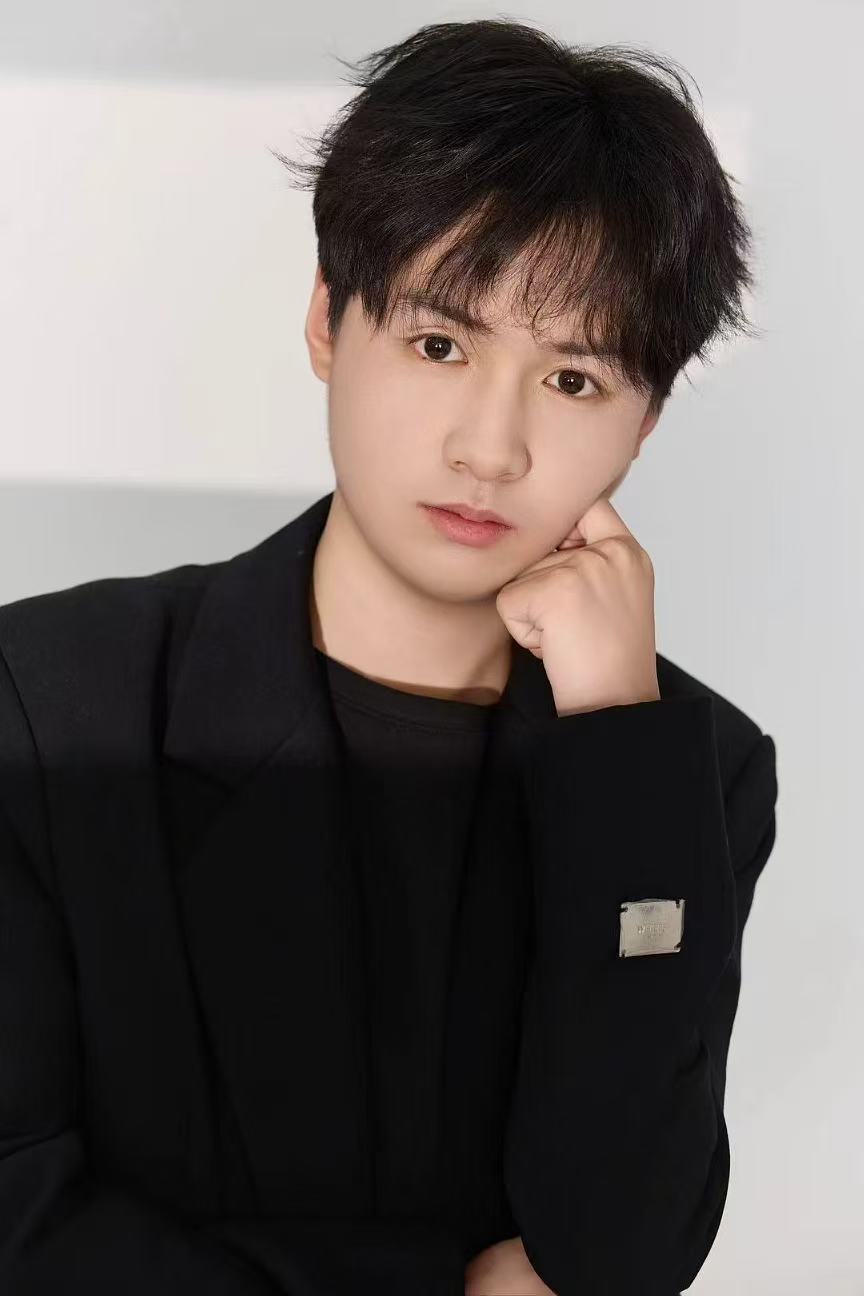 下方有资料照片，挡脸的可以找我看照片哦，相中的私聊我介绍认识02