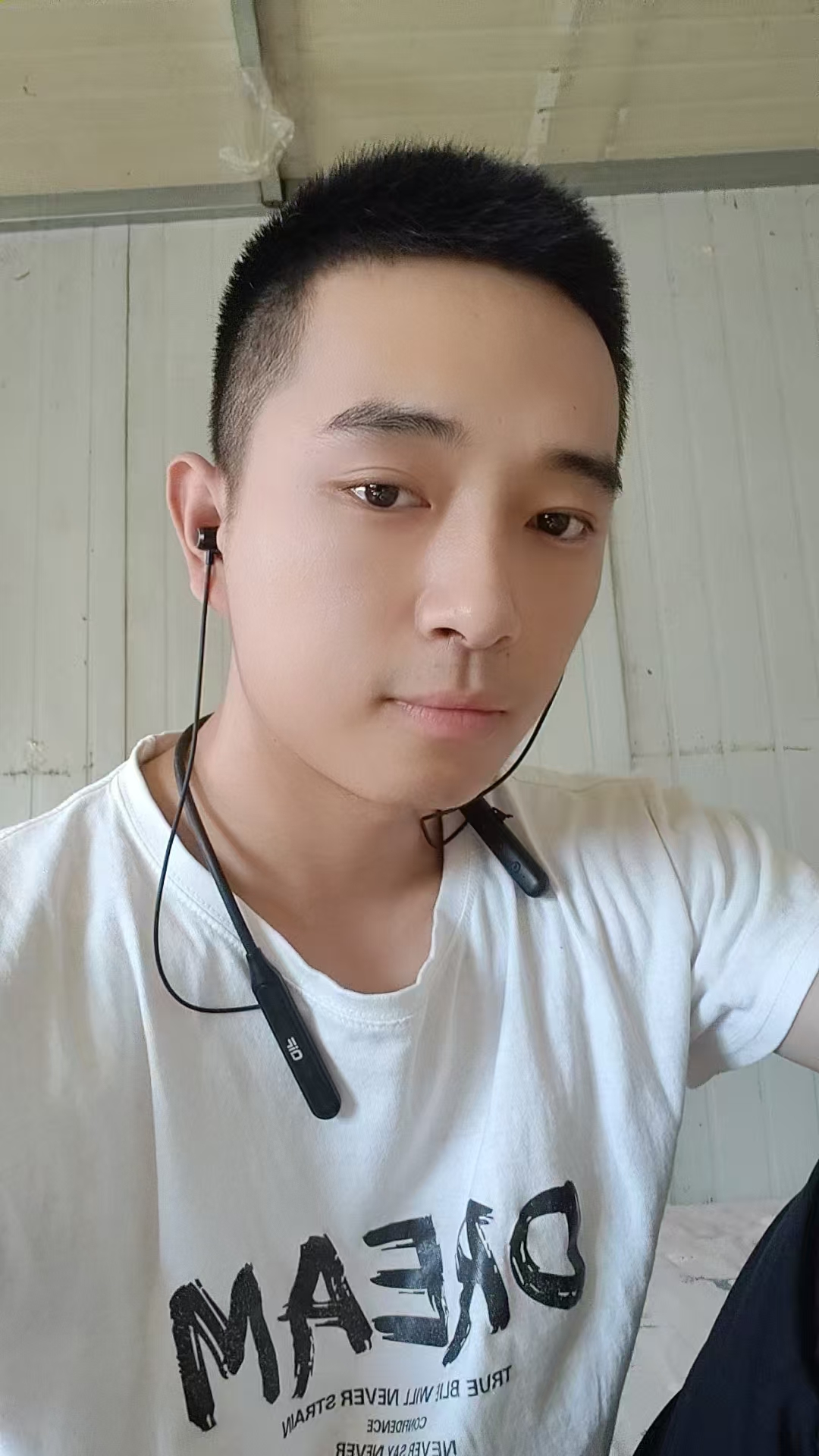 下方有资料照片，挡脸的可以找我看照片哦，相中的私聊我介绍认识00