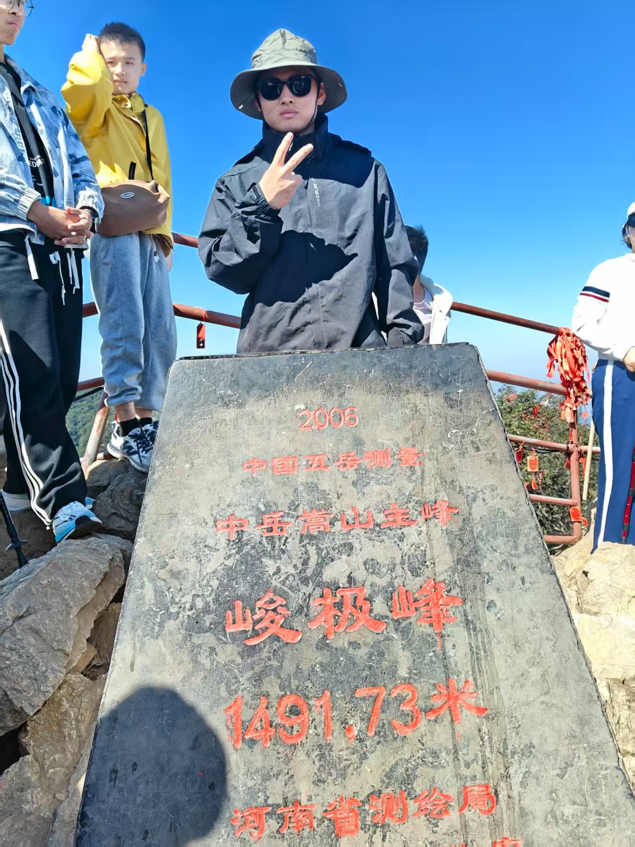 下方有资料照片，挡脸的可以找我看照片哦，相中的私聊我介绍认识03