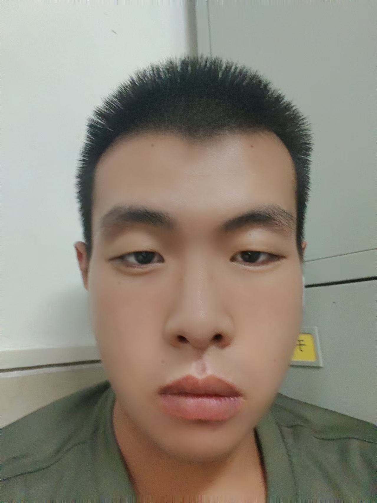 下方有资料照片，挡脸的可以找我看照片哦，相中的私聊我介绍认识02