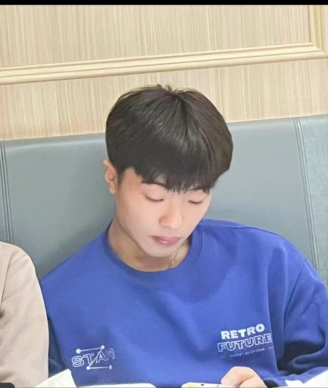 下方有资料照片，挡脸的可以找我看照片哦，相中的私聊我介绍认识06