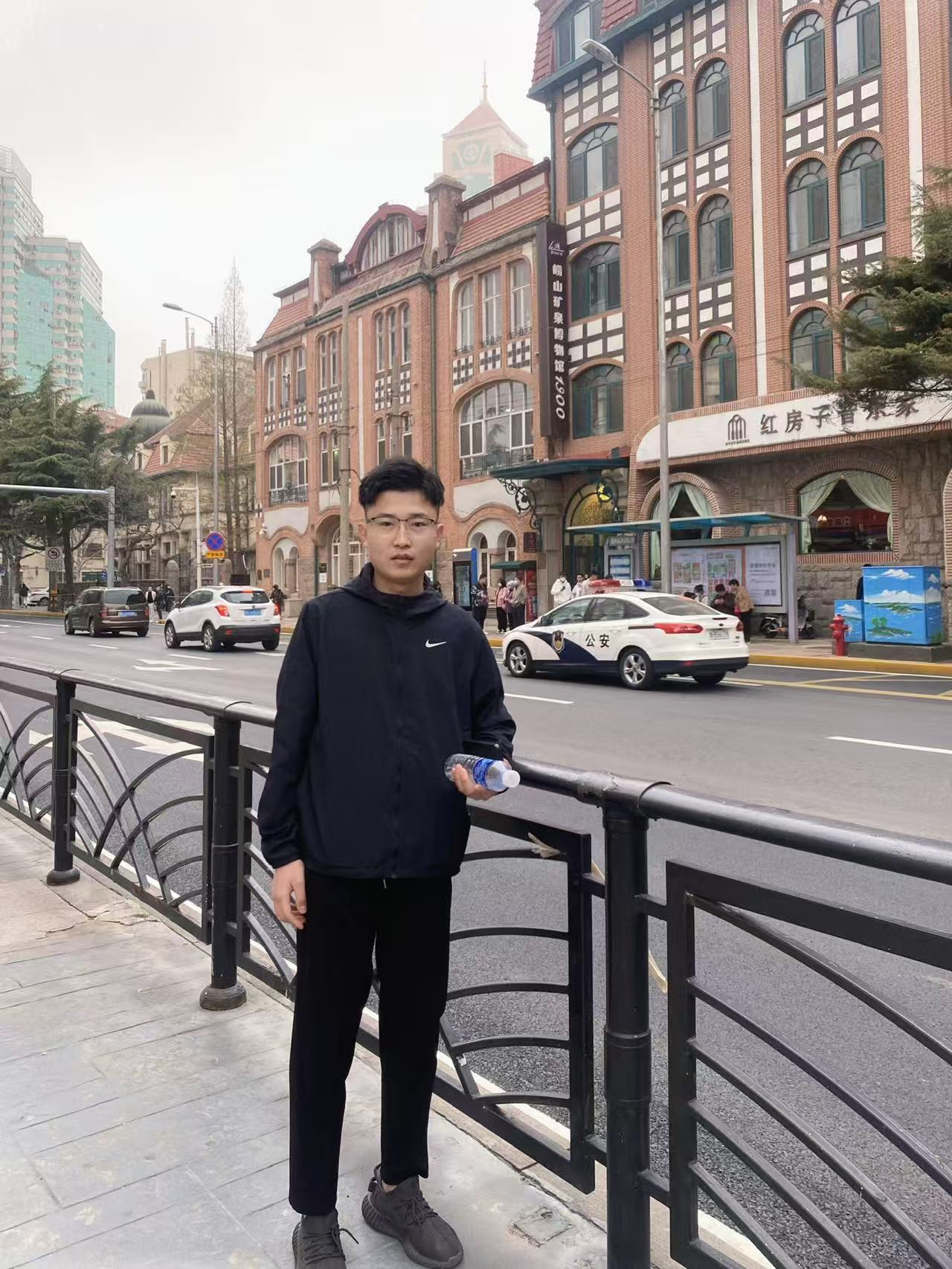 下方有资料照片，挡脸的可以找我看照片哦，相中的私聊我介绍认识02