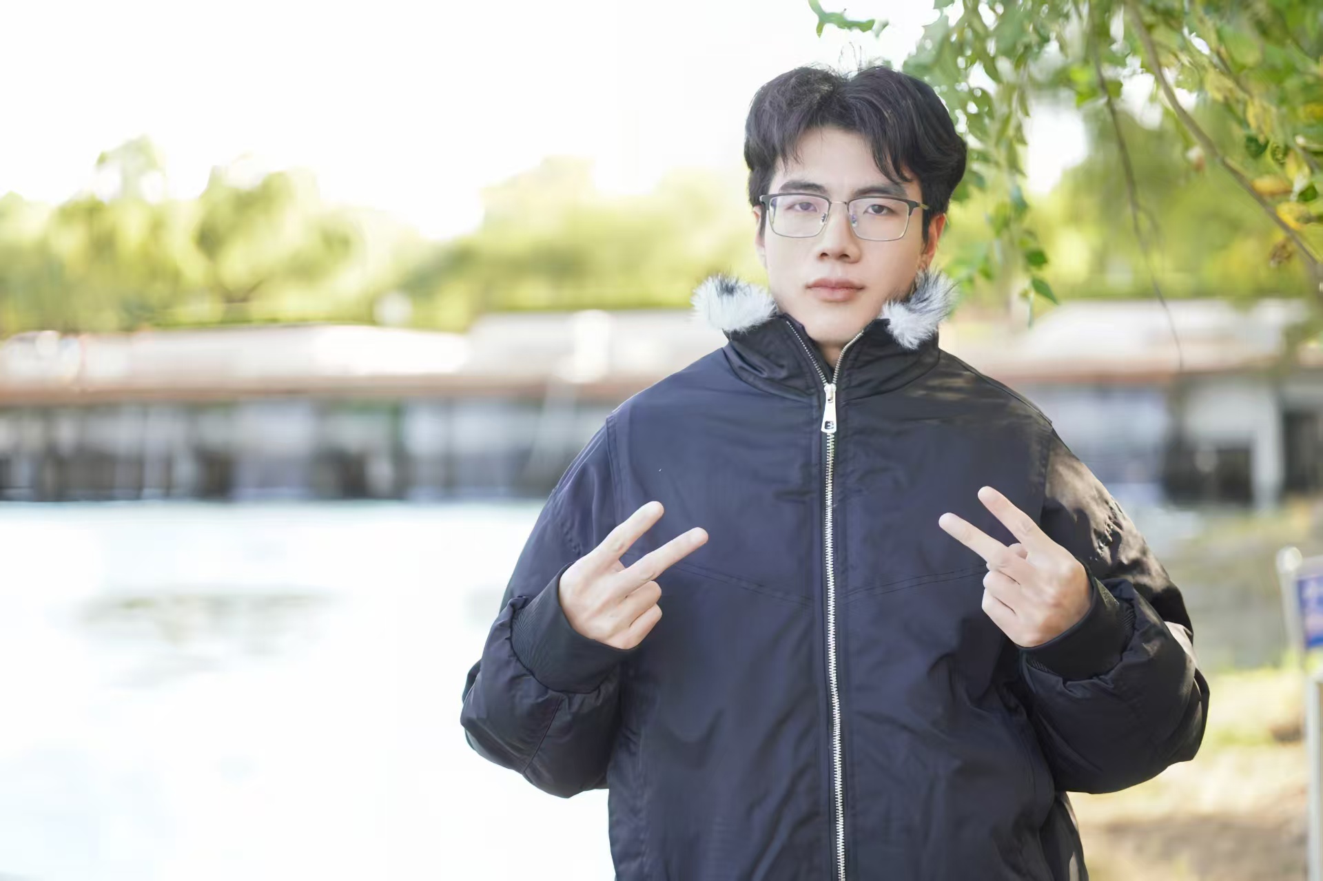 下方有资料照片，挡脸的可以找我看照片哦，相中的私聊我介绍认识02