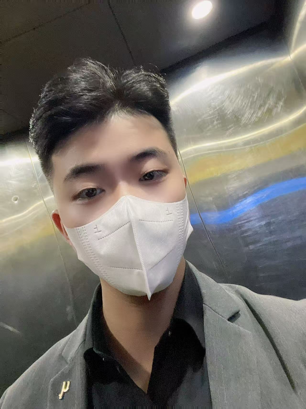 下方有资料照片，挡脸的可以找我看照片哦，相中的私聊我介绍认识99