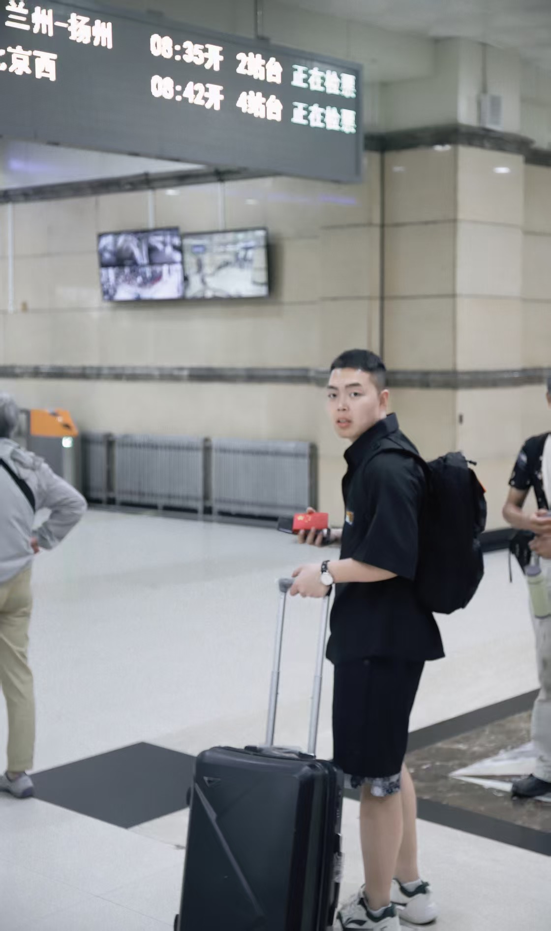 下方有资料照片，挡脸的可以找我看照片哦，相中的私聊我介绍认识96