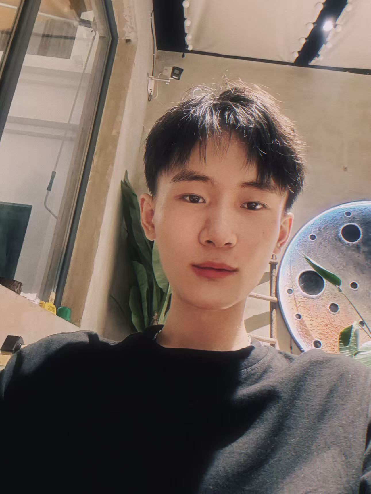 下方有资料照片，挡脸的可以找我看照片哦，相中的私聊我介绍认识03